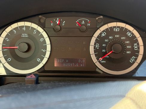 Used 2010 Ford Escape XLT image 8