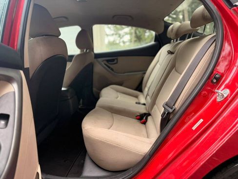 Used 2015 Hyundai Elantra SE FWD image 10