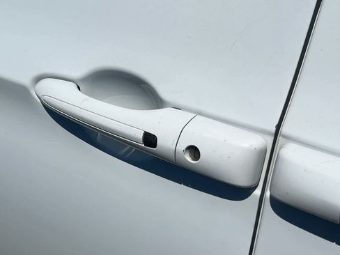 Used 2021 Chrysler Voyager Lxi image 7