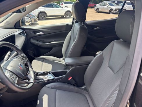 Used 2025 Buick Encore GX Preferred FWD image 35