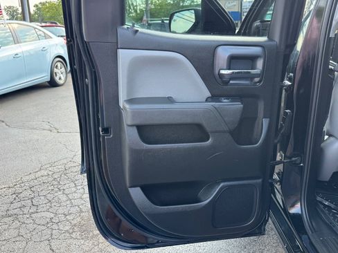 Used 2019 Chevrolet Silverado 1500 Custom w/ Custom Convenience Package AWD/4WD image 14