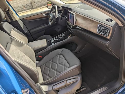 Certified 2026 Volkswagen Atlas SE image 21