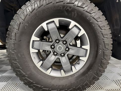 Used 2014 Nissan Frontier PRO-4X AWD/4WD image 27