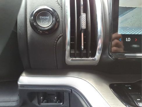 Used 2025 Ford Expedition Platinum AWD/4WD image 24