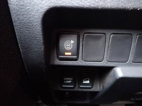 Used 2022 Nissan Frontier SV w/ Technology Package AWD/4WD image 21