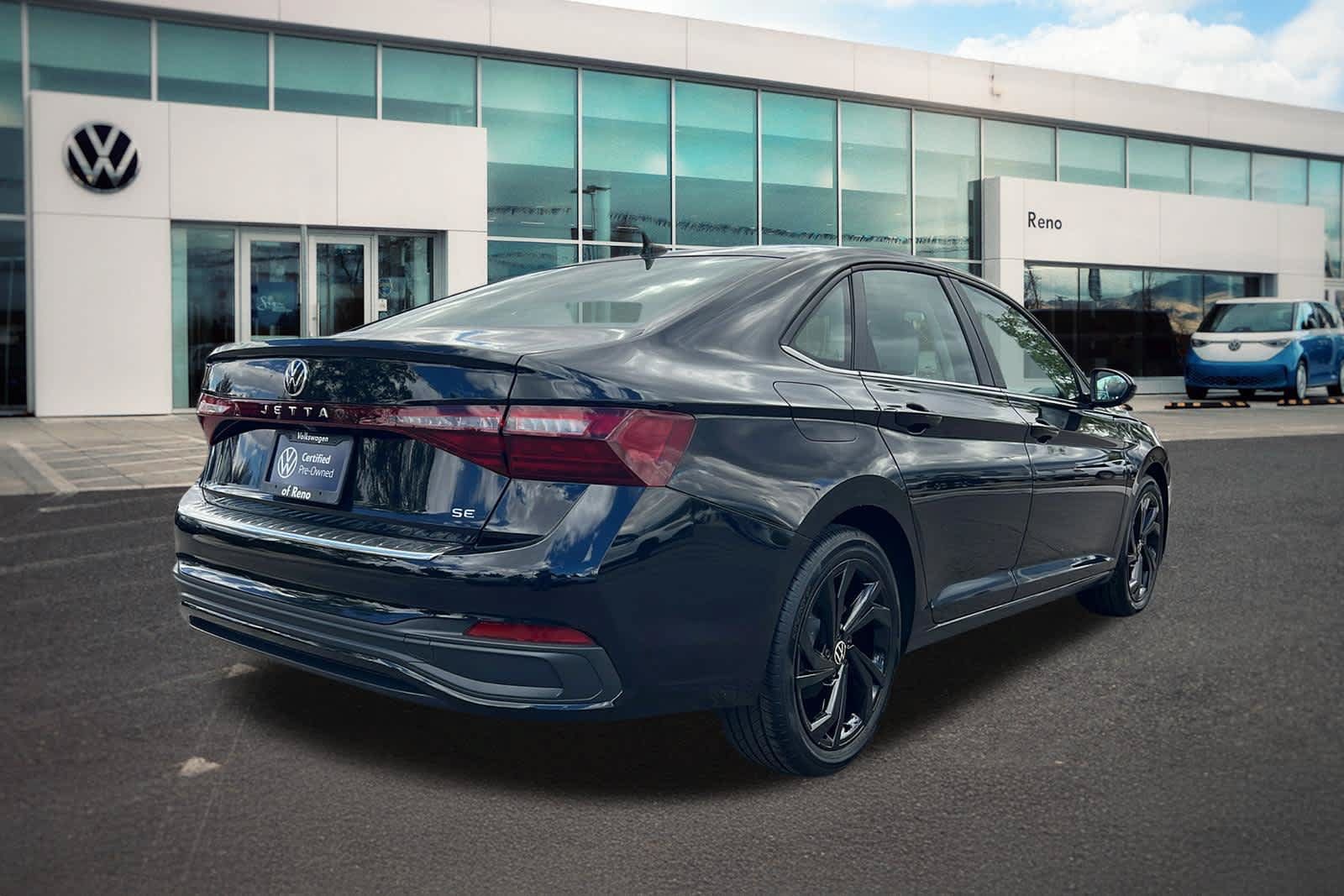 Used 2026 Volkswagen Jetta SE FWD image 5