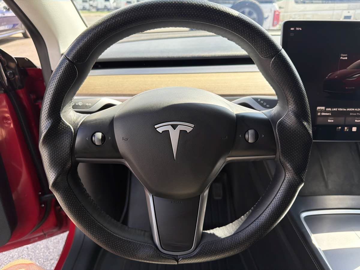 Used 2022 Tesla Model Y Long Range AWD/4WD image 22