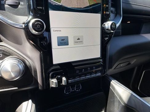 Used 2022 RAM 2500 Laramie AWD/4WD image 13