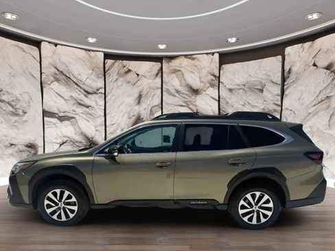 Used 2023 Subaru Outback Premium AWD/4WD image 2