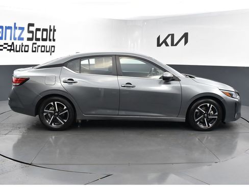 Used 2024 Nissan Sentra SV image 6