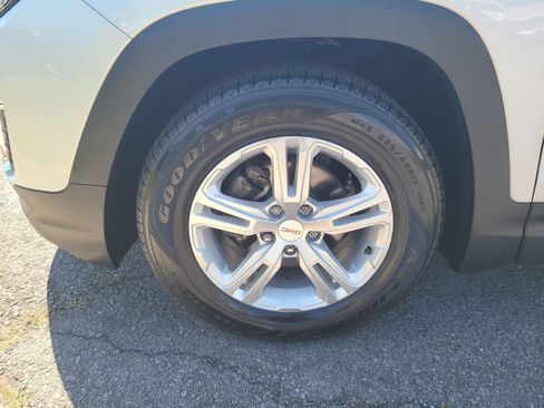 Used 2020 GMC Terrain SLE w/ Driver Convenience Package FWD image 9