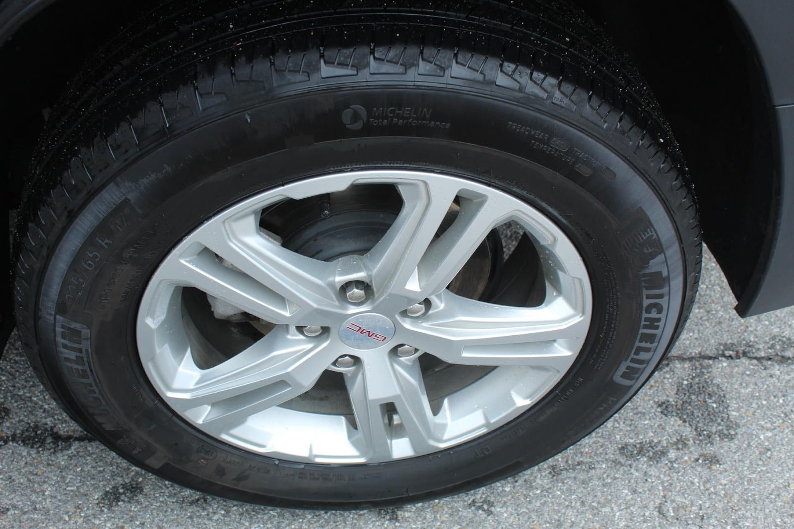 Used 2024 GMC Terrain SLE FWD image 12