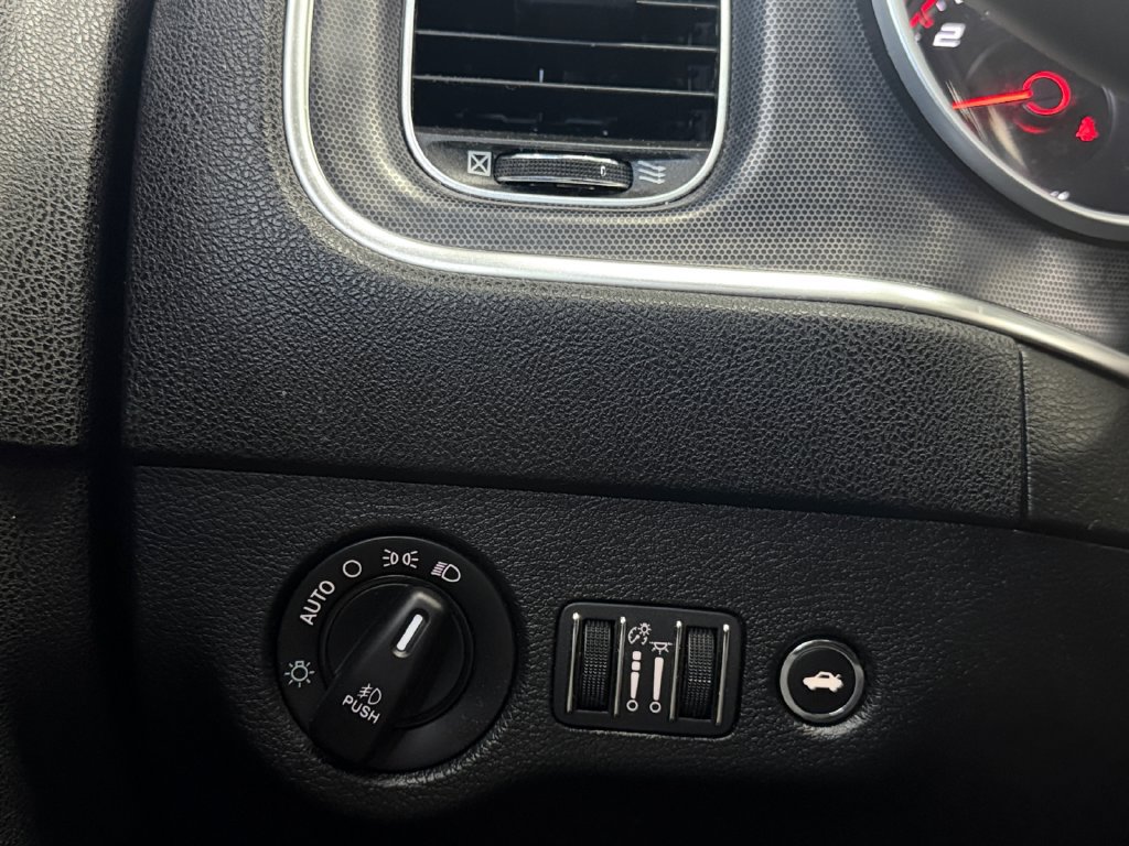 Used 2018 Dodge Charger R/T w/ Beats Audio Group RWD image 19