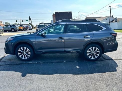 Used 2024 Subaru Outback Touring AWD/4WD image 4
