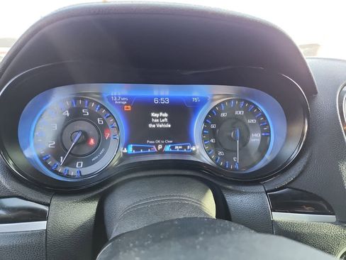 Used 2019 Chrysler 300 S image 9