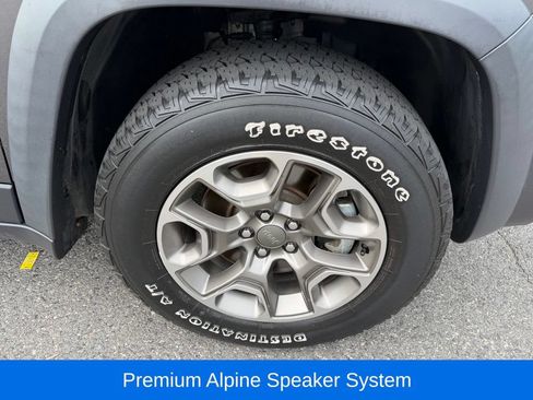 Used 2021 Jeep Cherokee Trailhawk w/ Sun, Sound & Nav Group AWD/4WD image 16
