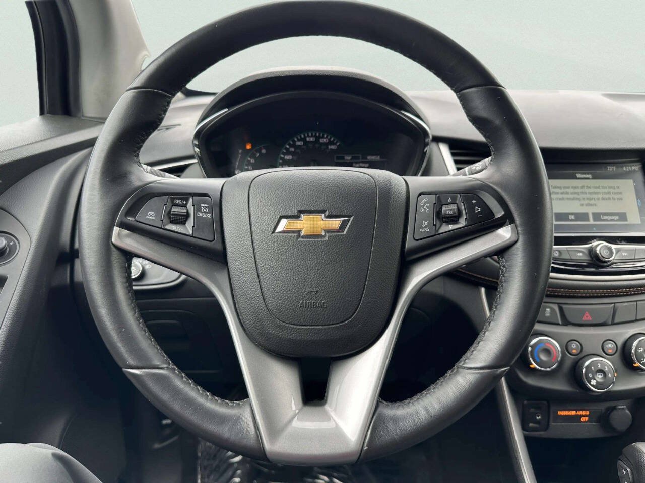 Used 2017 Chevrolet Trax LT w/ LT Convenience Package AWD/4WD image 24