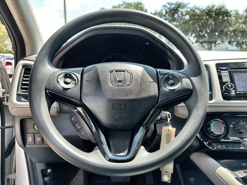 Used 2020 Honda HR-V LX image 19