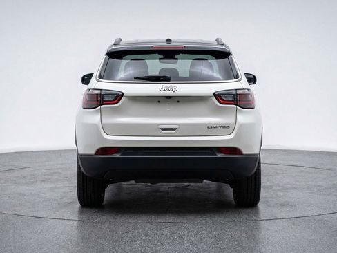 Used 2025 Jeep Compass Limited image 7