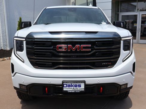 Certified 2023 GMC Sierra 1500 AT4 w/ AT4 Premium Package AWD/4WD image 2