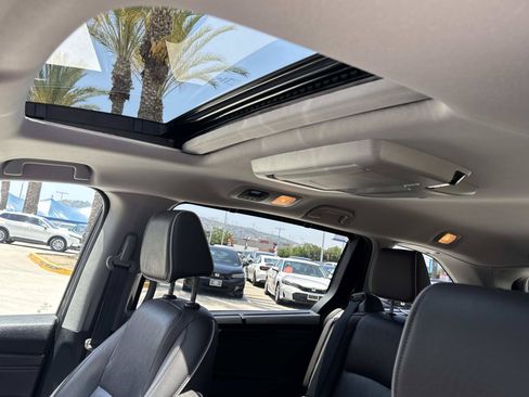 Used 2023 Honda Odyssey Elite image 2