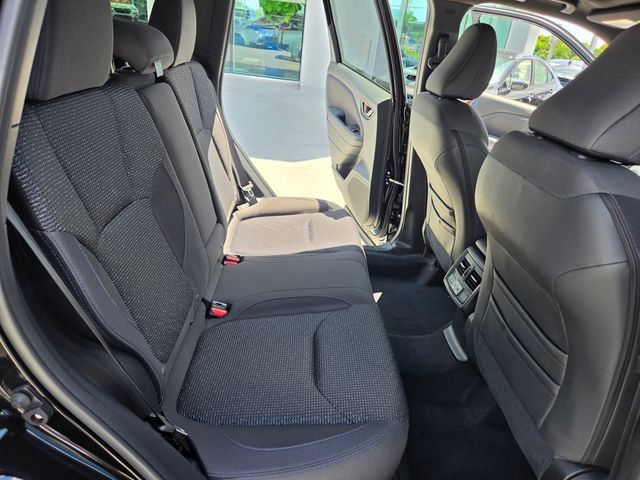 Used 2025 Subaru Forester Premium AWD/4WD image 24