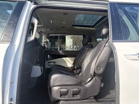 Certified 2022 Kia Carnival SX Prestige image 17