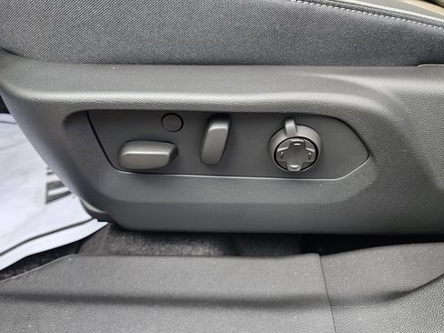 New 2026 Buick Envision Avenir image 18