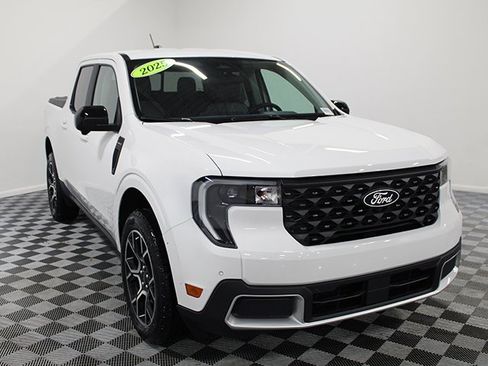 Used 2025 Ford Maverick Lariat image 8