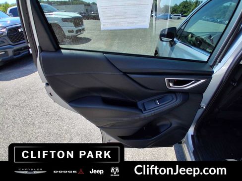 Used 2020 Subaru Forester Limited AWD/4WD image 12
