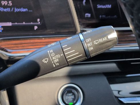 Used 2022 Cadillac Escalade ESV Premium Luxury AWD/4WD image 28