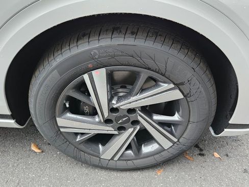 New 2026 Genesis GV70 3.5T Sport Advanced AWD/4WD image 9