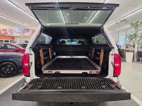 Used 2018 Chevrolet Colorado LT AWD/4WD image 40