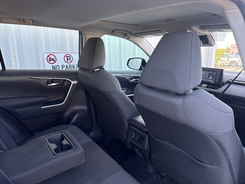 Used 2022 Toyota RAV4 XLE w/ Convenience Package image 41
