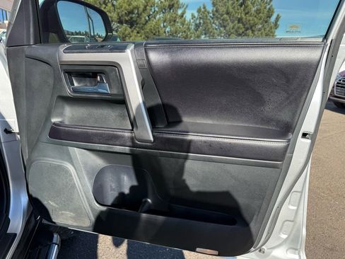 Used 2016 Toyota 4Runner SR5 image 26