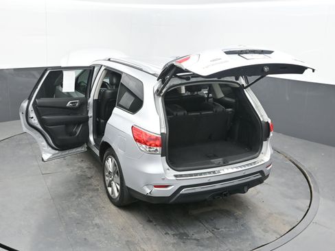 Used 2013 Nissan Pathfinder Platinum image 39