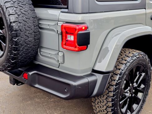 Used 2021 Jeep Wrangler Unlimited Sahara w/ Cold Weather Group image 23