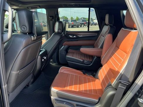 Used 2024 GMC Yukon Denali Ultimate AWD/4WD image 6