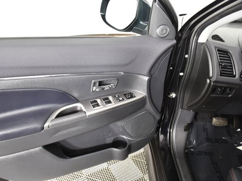 Used 2023 Mitsubishi Outlander Sport SE AWD/4WD image 35