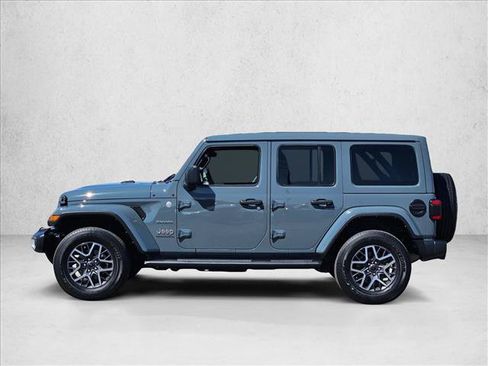 Used 2024 Jeep Wrangler Unlimited Sahara w/ Technology Group AWD/4WD image 9