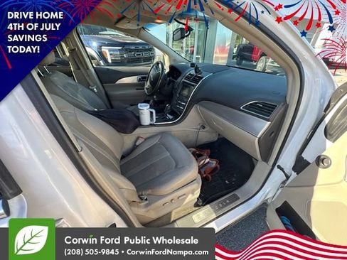 Used 2013 Lincoln MKX AWD image 9