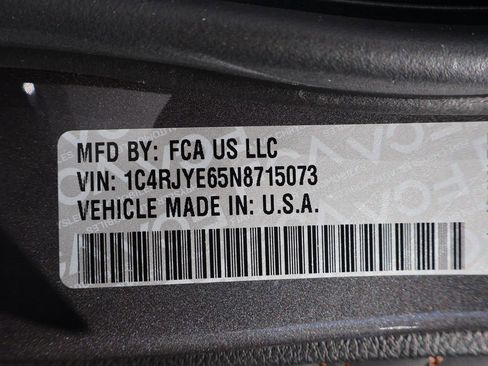 Used 2022 Jeep Grand Cherokee Summit AWD/4WD image 43