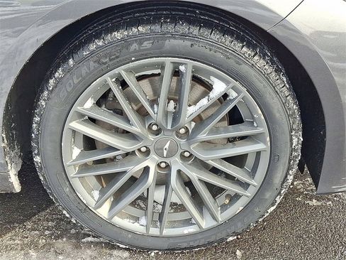 Used 2019 Genesis G70 2.0T Advanced w/ Prestige Package image 9