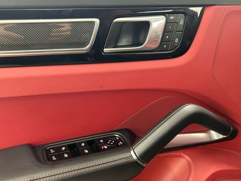 Used 2023 Porsche Cayenne Turbo AWD/4WD image 25