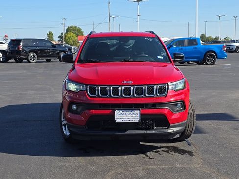 Used 2024 Jeep Compass Latitude AWD/4WD image 51