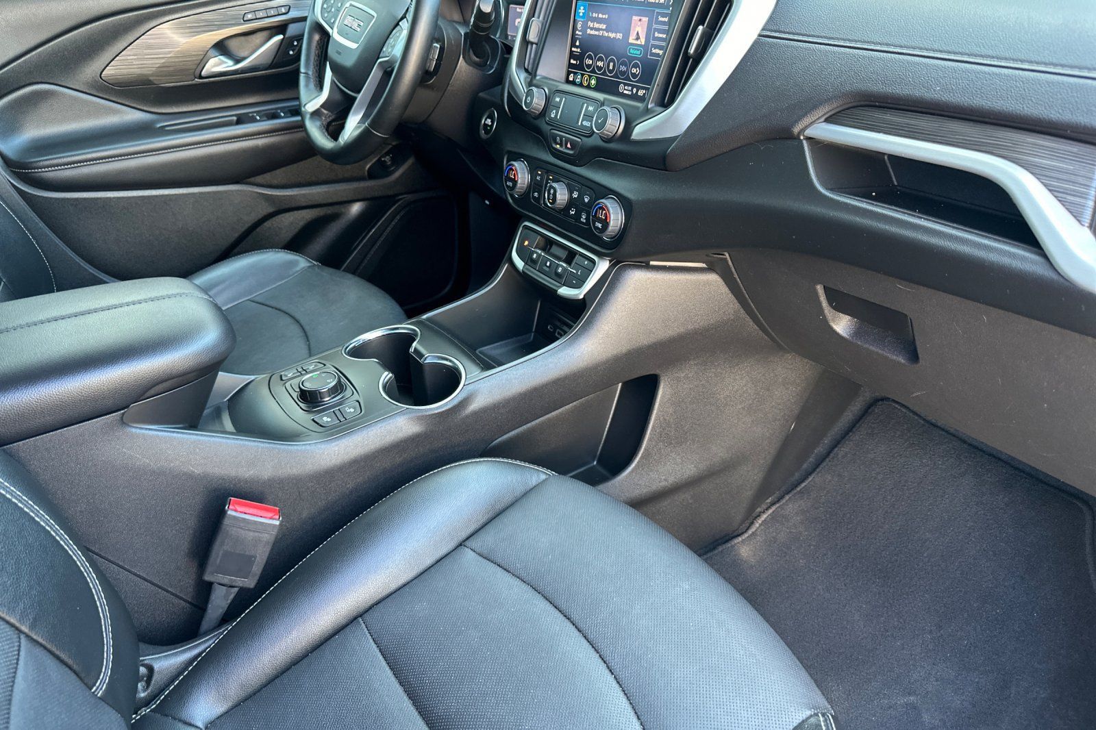 Used 2023 GMC Terrain SLT AWD/4WD image 16