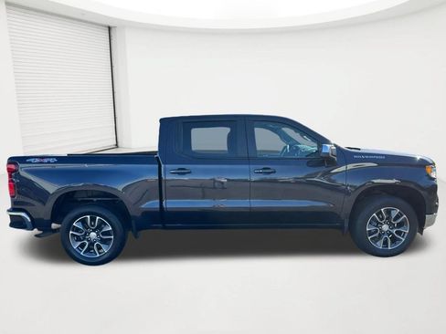 Used 2023 Chevrolet Silverado 1500 LT AWD/4WD image 4