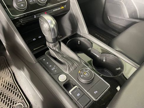 Used 2021 Volkswagen Atlas SEL R-Line AWD/4WD image 9