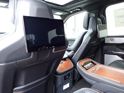 New 2025 Lincoln Navigator Black Label image 24