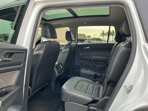 Used 2023 Volkswagen Atlas SEL Premium AWD/4WD image 19